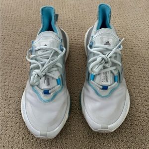 Women’s Adidas UltraBoost 22 Cold.RDY Running Shoes…Size 11